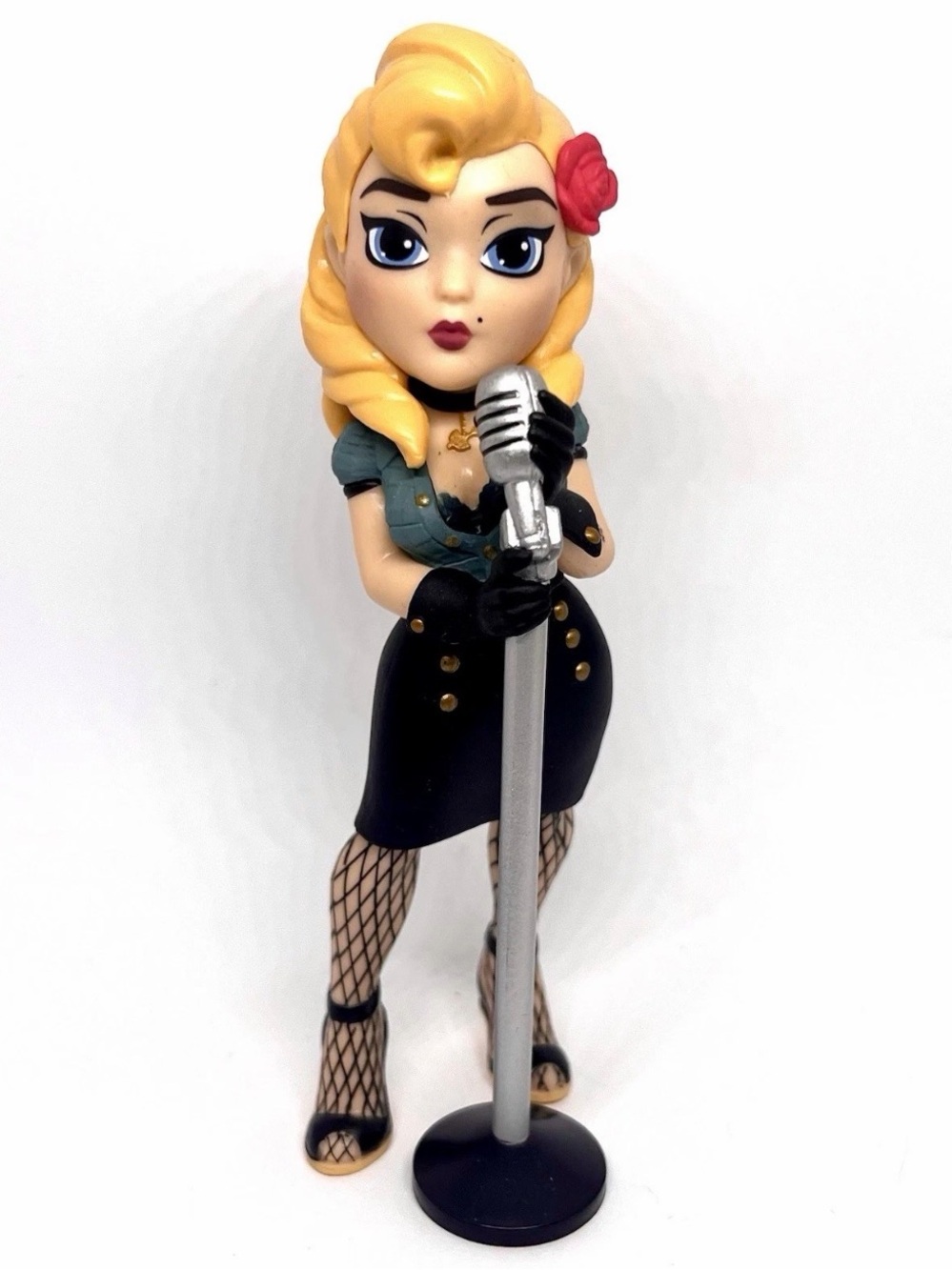 DC Comics Blonde Singer Figurine with Black Dress and Yellow Shoes